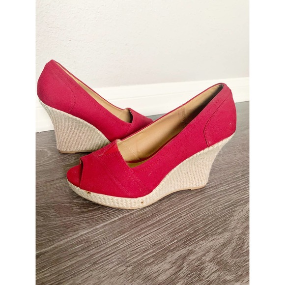 Qupid | Red Canvas Peep Toe Wedged Heels Size - Picture 6 of 10